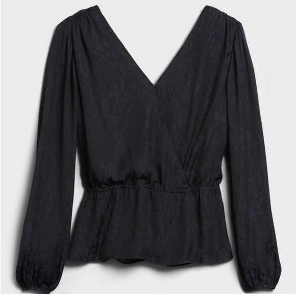 Silky Banana Republic Blouse NWT - Picture 2 of 6